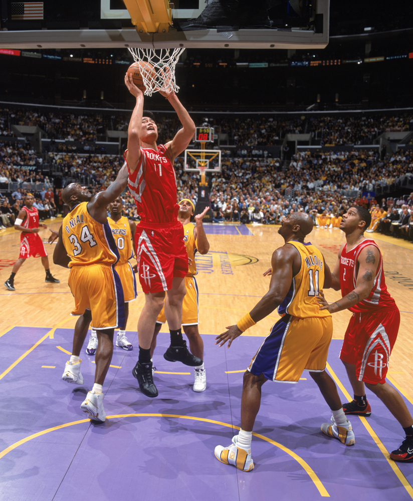 人跻身其中 人跻身其中