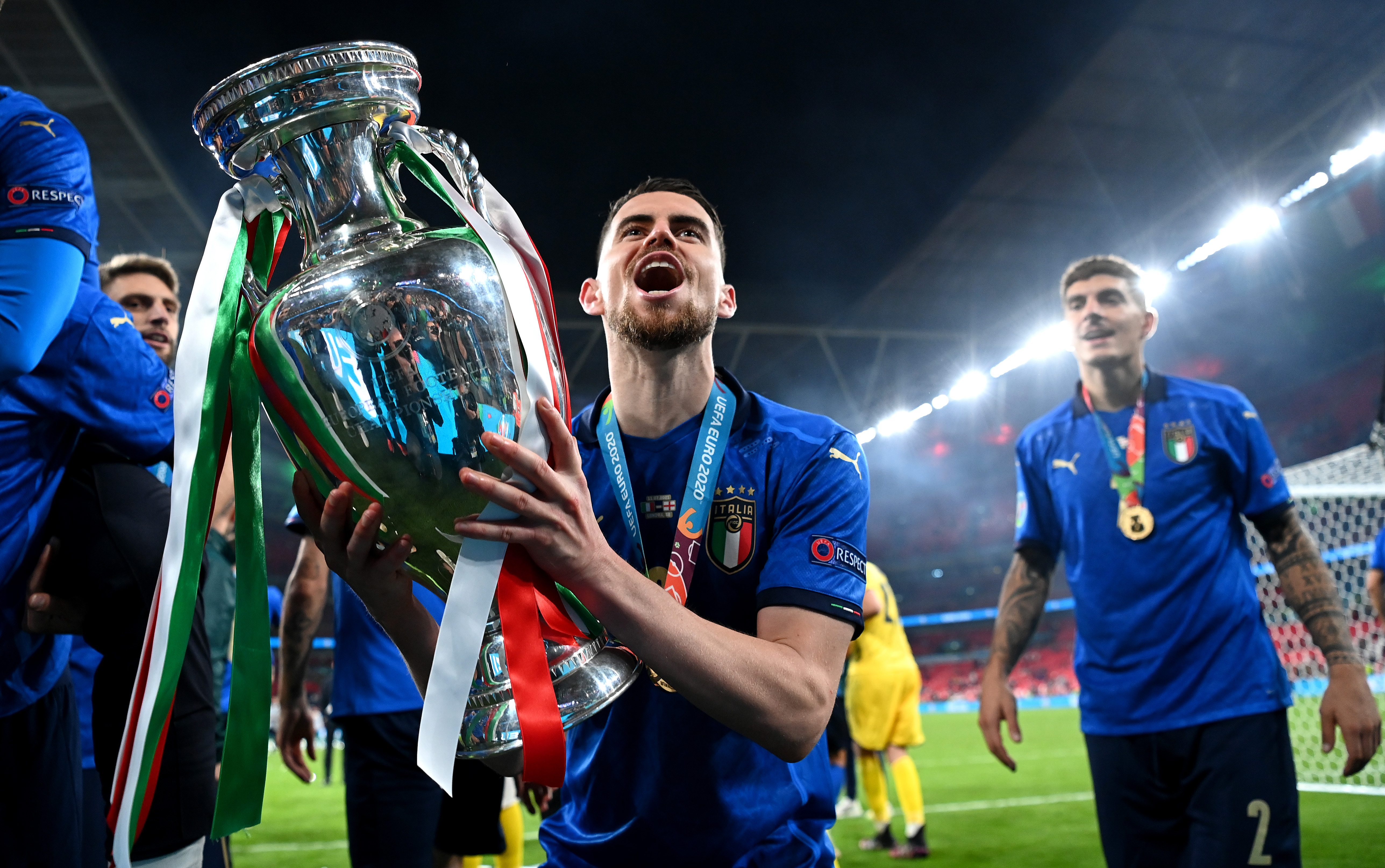 要求他们精 要求他们精