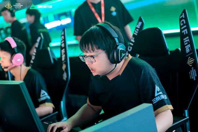 一名能同时 一名能同时